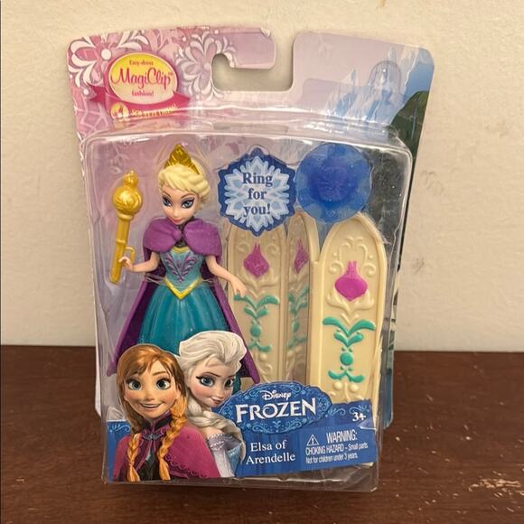 Disney | Frozen Elsa of Arendelle MagicClip Doll - Purple and Blue NIB - Picture 1 of 8